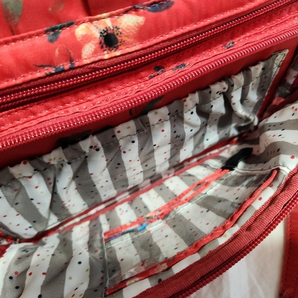 ❗SOLD❗ Lug Carousel XL Crossbody in Bouquet Red - Picture 4 of 8